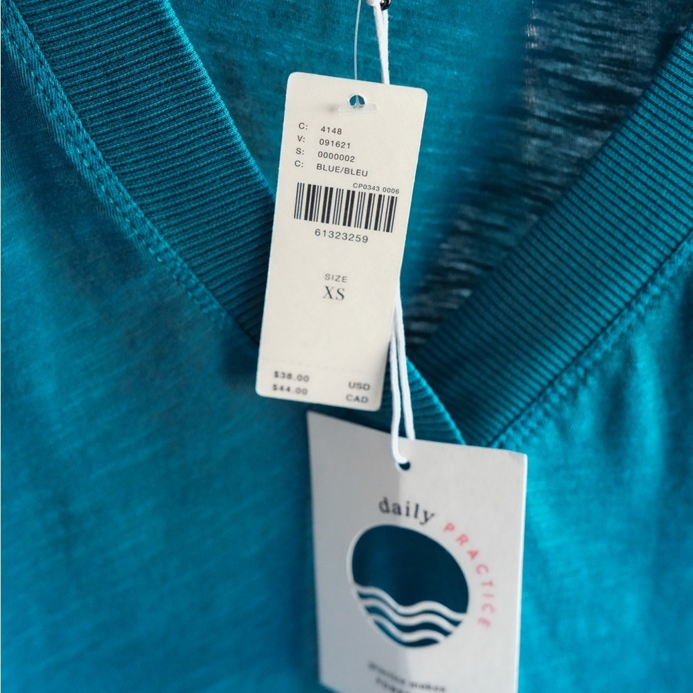NWT DAILY PRACTICE Sleeveless V-Neck Yoga Top​ - Picture 5 of 9